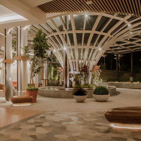 더 보타니카 생추어리 펀칵 외부 사진 The lobby of the hotel