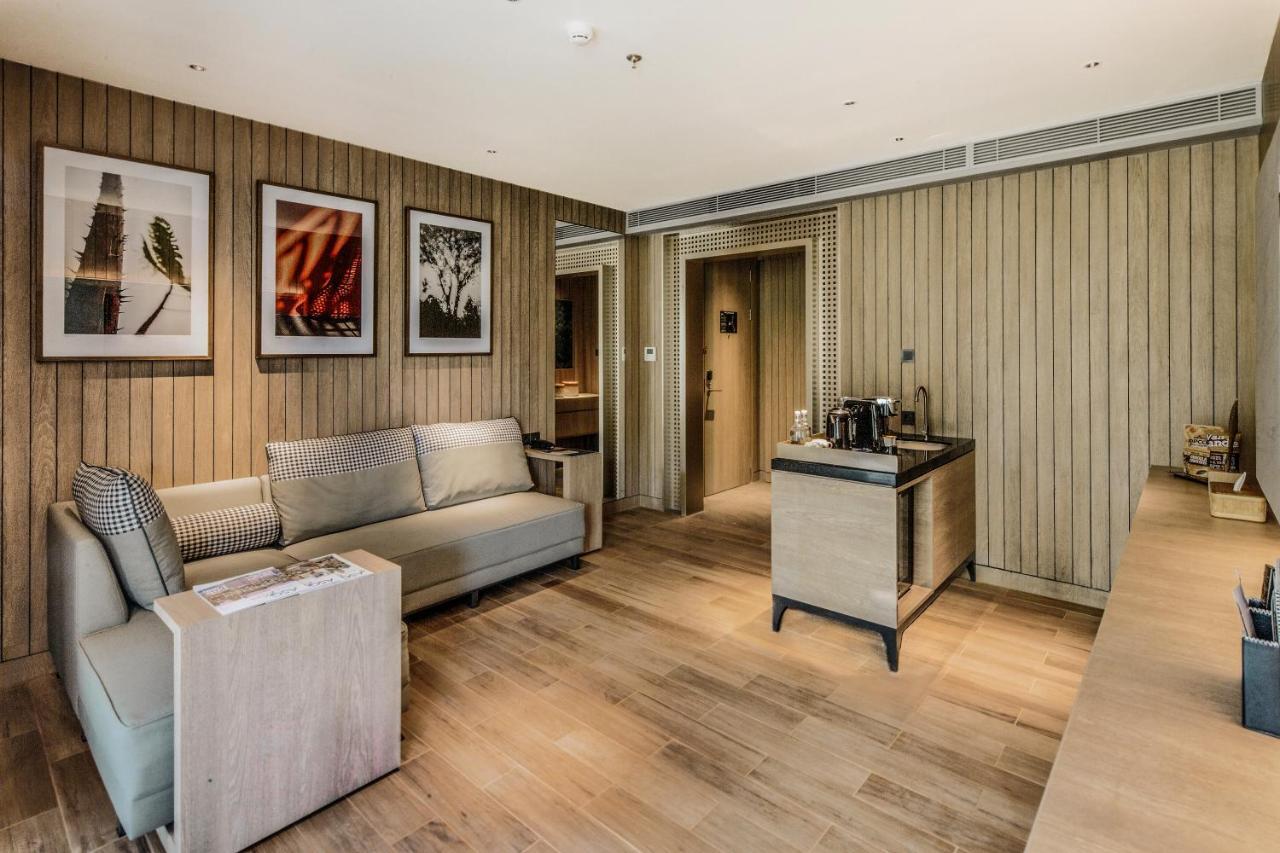 더 보타니카 생추어리 펀칵 외부 사진 The interior of a suite at the Mandarin Oriental