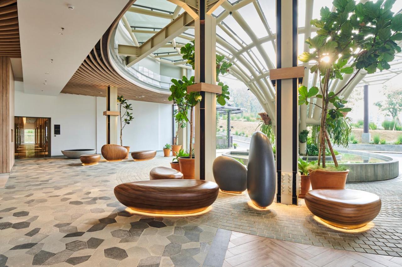 더 보타니카 생추어리 펀칵 외부 사진 The lobby of the hotel