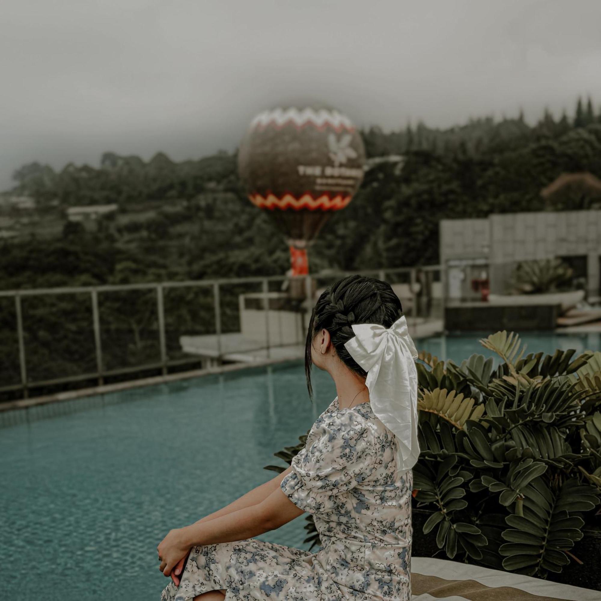 더 보타니카 생추어리 펀칵 외부 사진 A hot air balloon in Bali