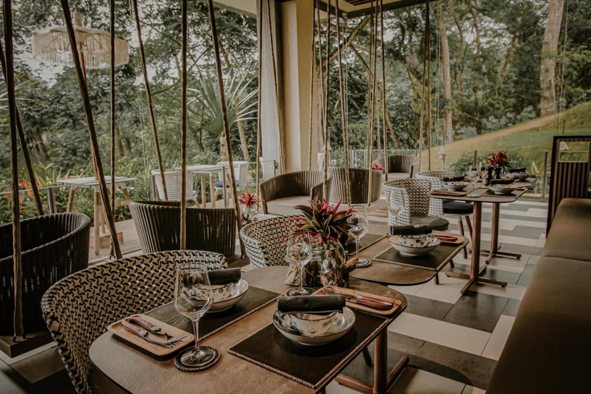 더 보타니카 생추어리 펀칵 외부 사진 The interior of the restaurant